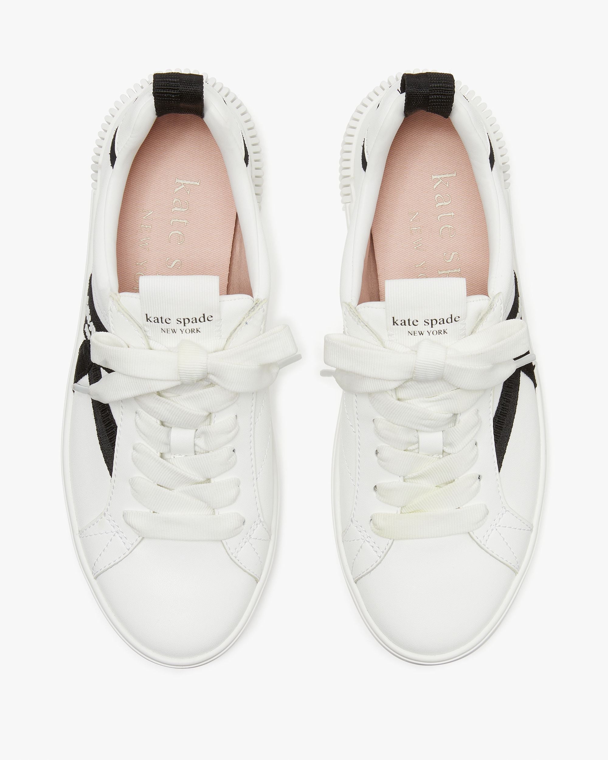 KG693-Signature Sneakers-True White / Black