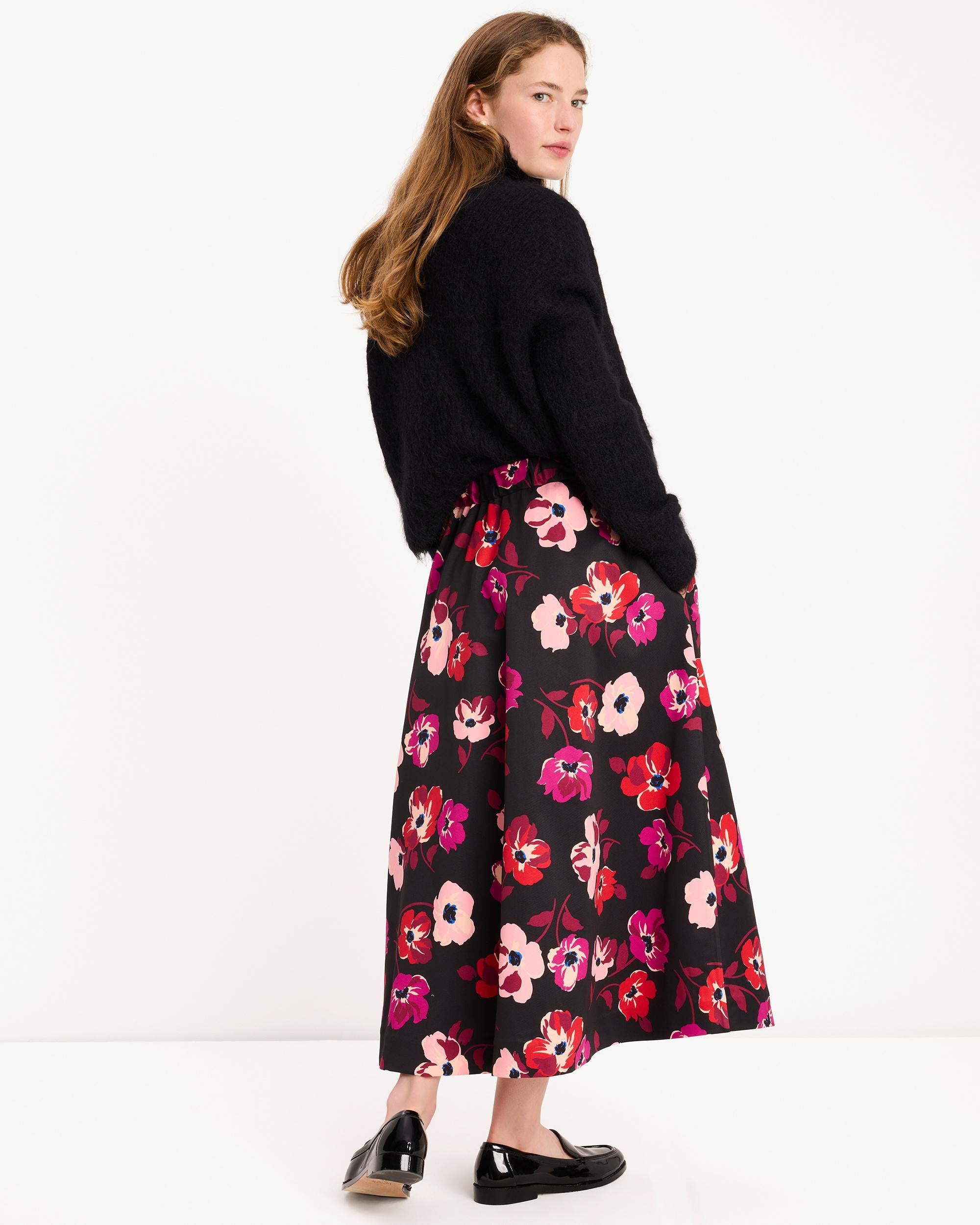 KI286-Fall Poppies Midi Skirt-Black