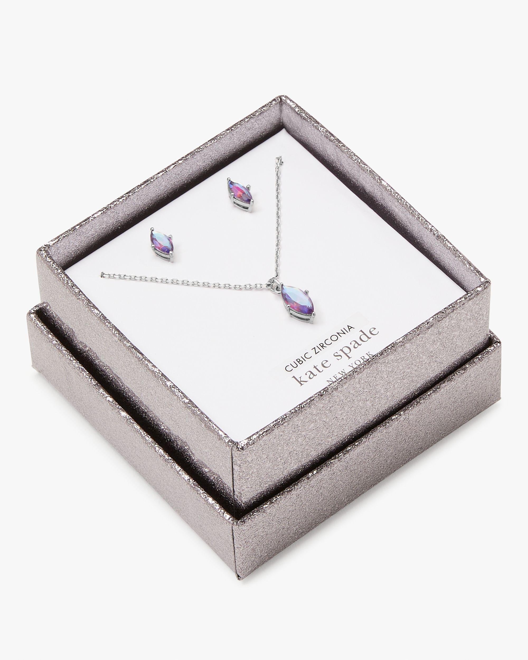 KJ844-Signature Solitaire Studs & Pendant Boxed Set