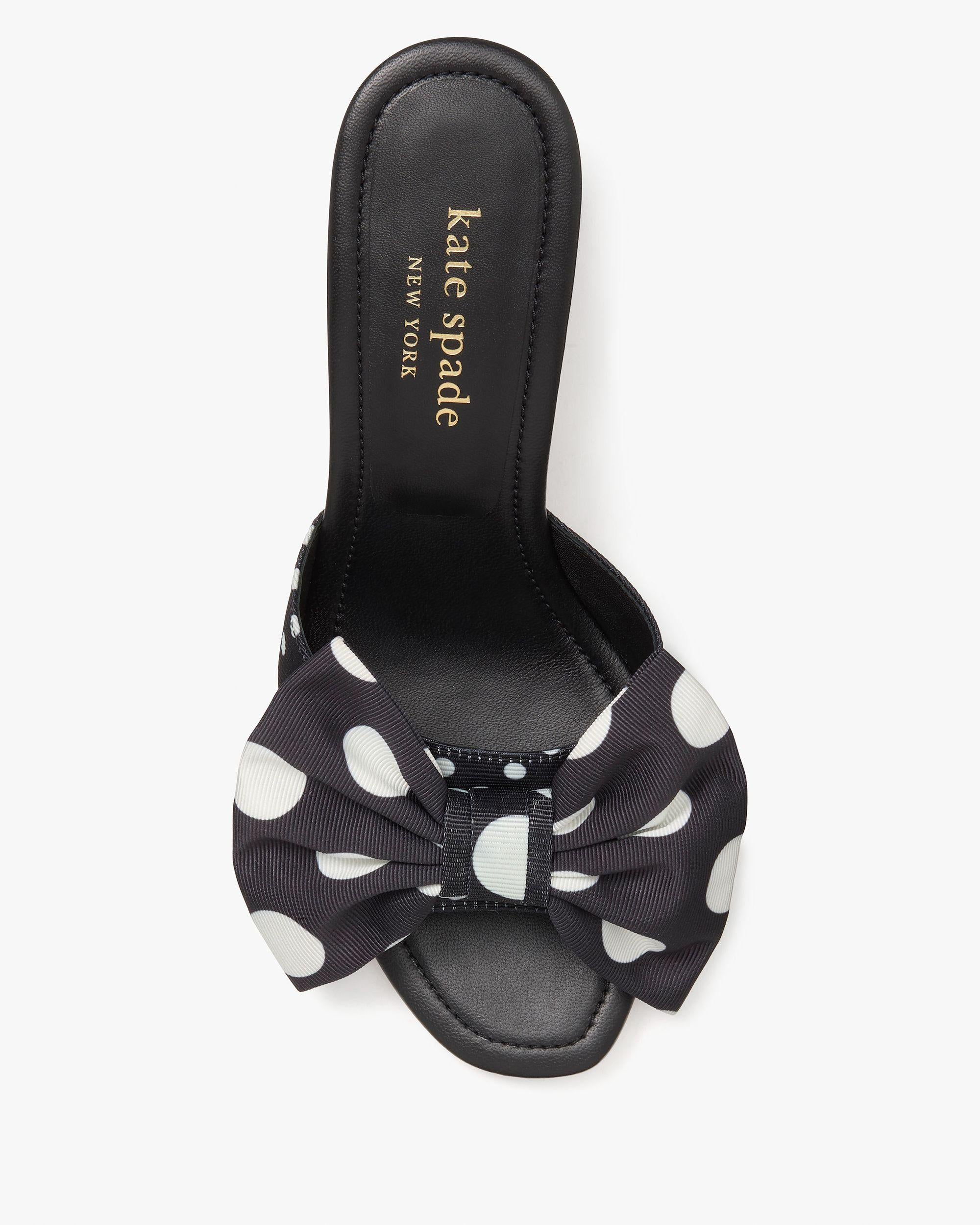 KK641-Rue Breezy Dot Sandals